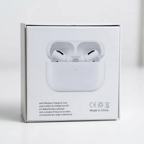 • سماعة AirPods